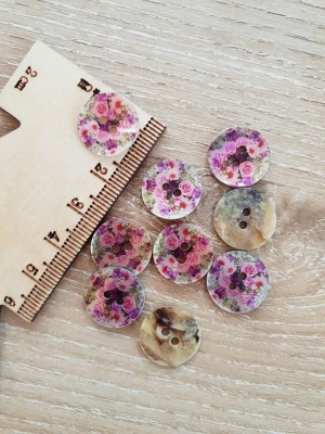 Small nacre buttons with rose print