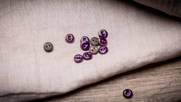 Small epoxy coconut buttons - purple