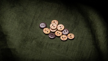 Small coconut buttons with floral print